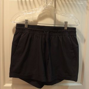 Lululemon Spring Breakaway Short 3”